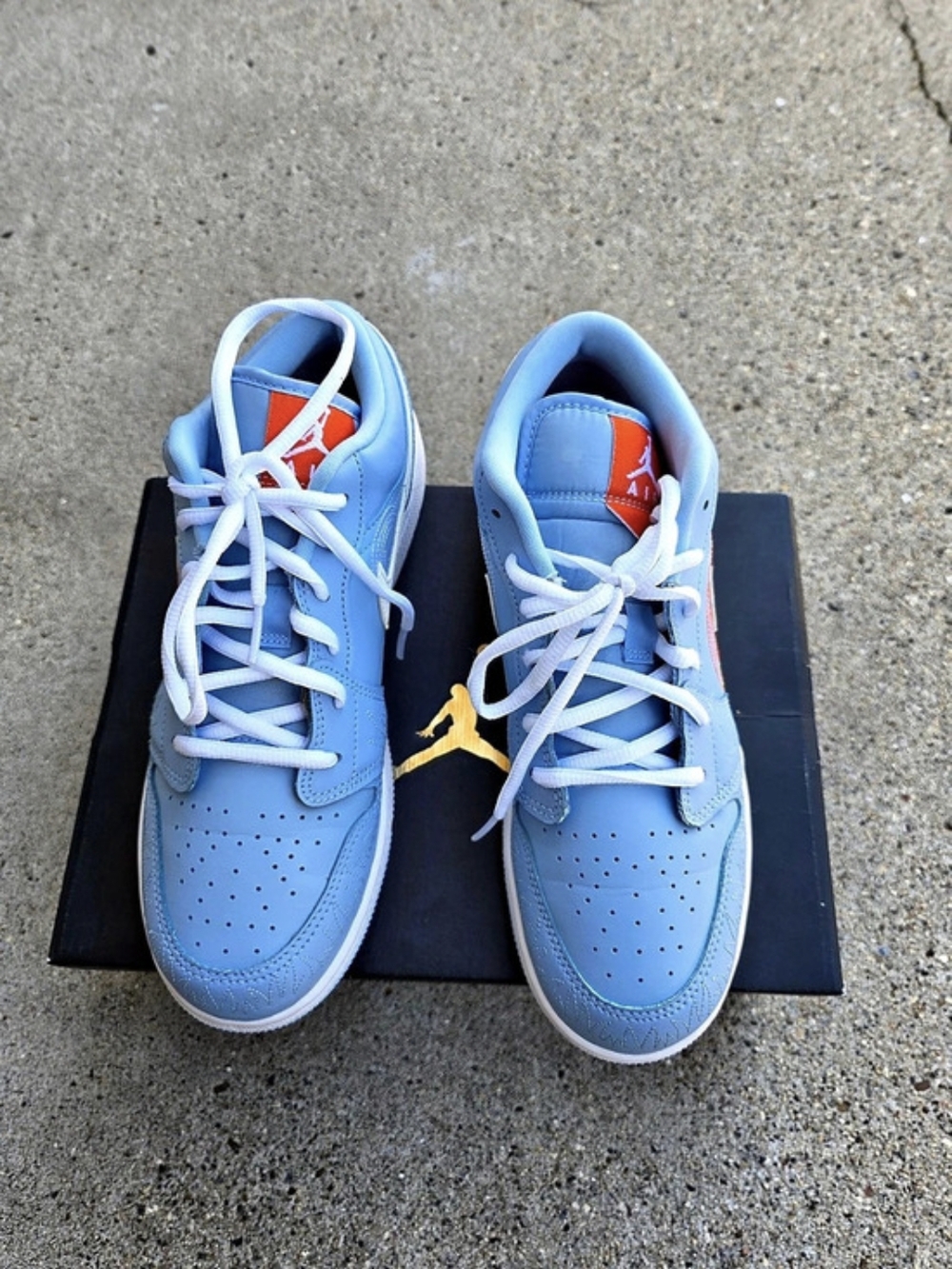 Jordan Air Jordan 1 Low SE 'Blue Stitch' Girls US 7Y Sneakers